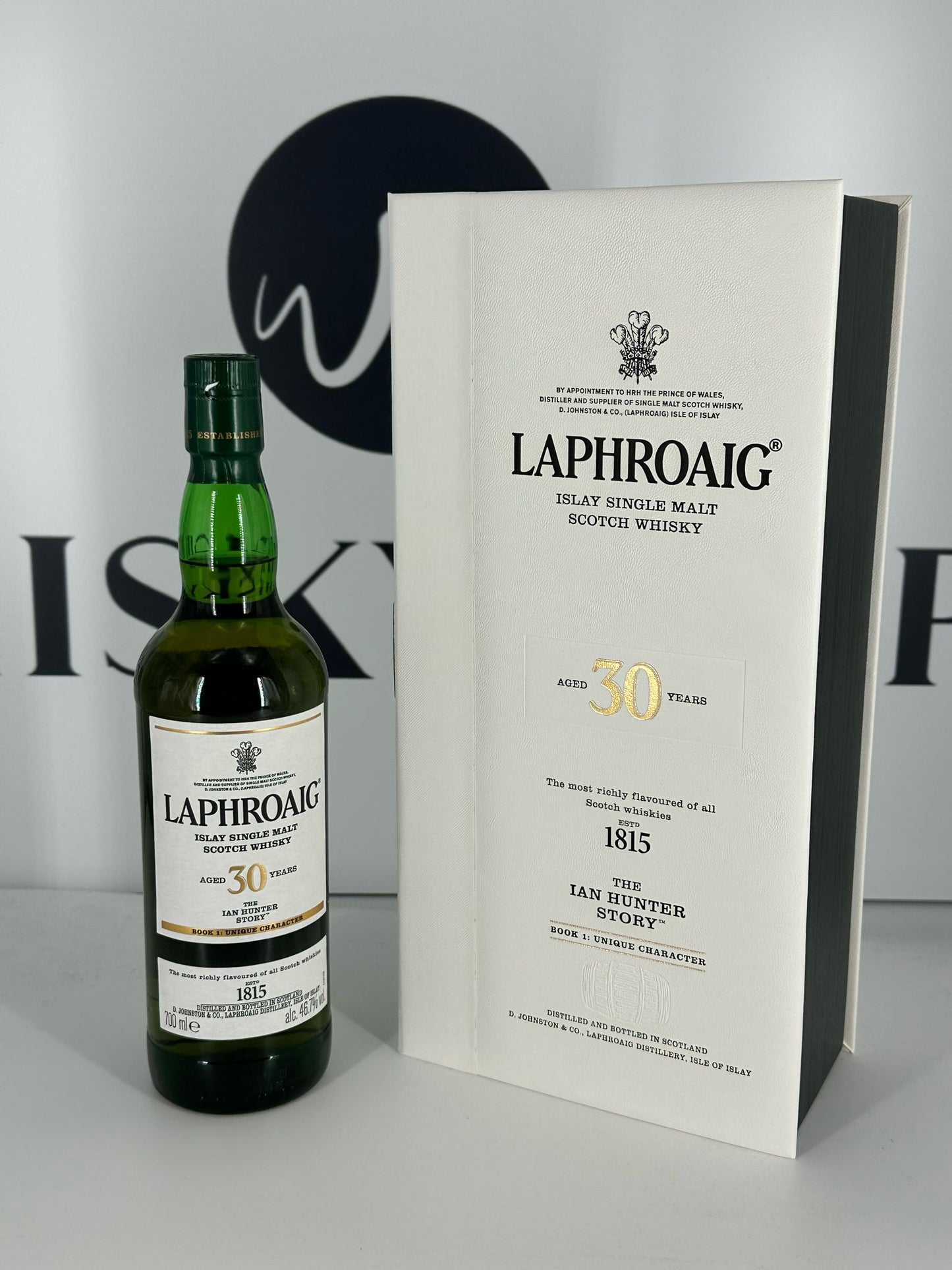 Laphroaig 30 years - The Ian Hunter Story - Book No.1